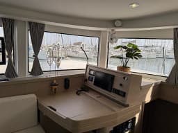 Lagoon 42 in Athens / Alimos Marina thumbnail 8