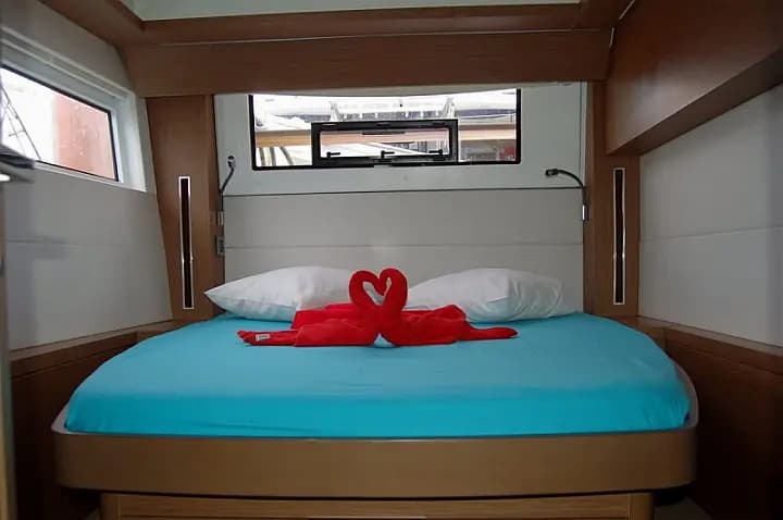 Lagoon 50 in Eden Island / Mahe, Victoria / Eden Island Marina - Photo 5