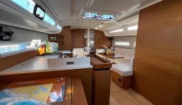 Sun Odyssey 410 in Pirovac / Marina Pirovac thumbnail 11