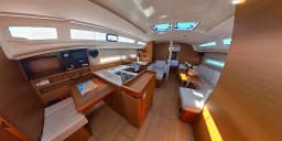 Sun Odyssey 410 in Pirovac / Marina Pirovac thumbnail 5