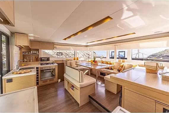 Planul punții pentru Lagoon 51 in Lefkada / Port of Lefkas