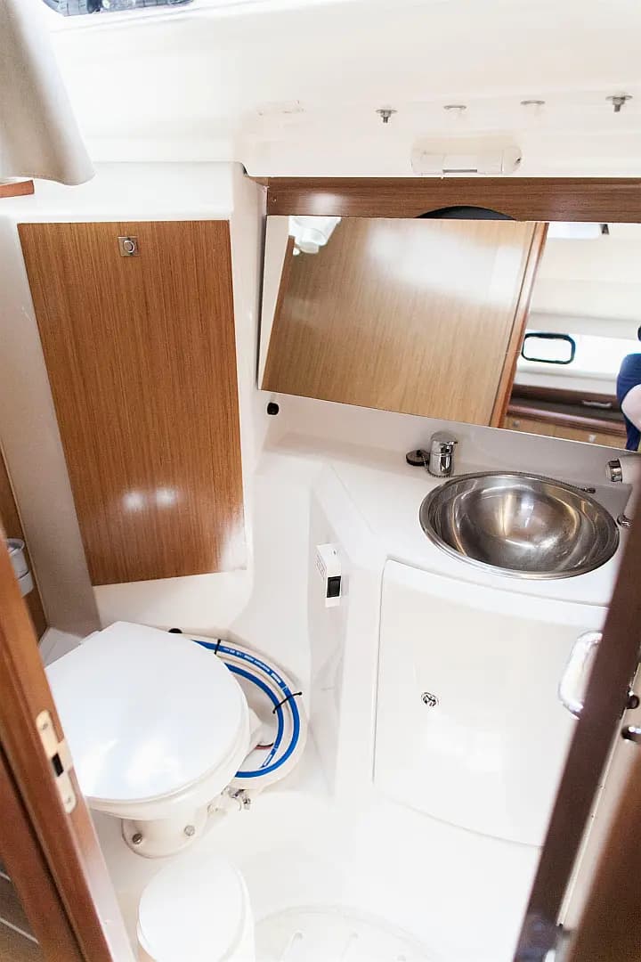 Sun Odyssey 36i in Preveza Main Port - Photo 5