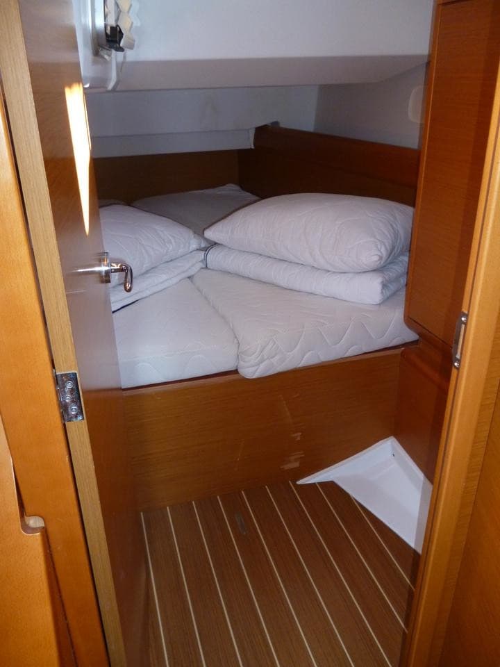 Sun Odyssey 439 in Athens / Alimos Marina - Photo 5
