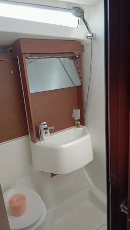 Oceanis 51.1 in Dubrovnik / ACI Marina Dubrovnik thumbnail 5