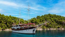 Motor sailer in Split / Port of Split / East Harbour thumbnail 9
