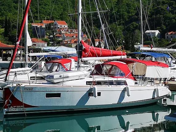Oceanis 38.1 in Dubrovnik / ACI Marina Dubrovnik - Photo 1