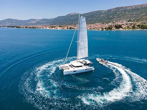 Lagoon 42 in Kaštel Gomilica / Marina Kaštela - image 1