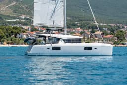 Lagoon 42 in Kaštel Gomilica / Marina Kaštela thumbnail 26