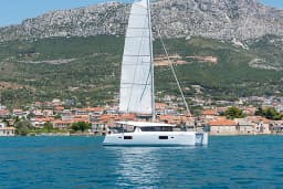 Lagoon 42 in Kaštel Gomilica / Marina Kaštela thumbnail 27