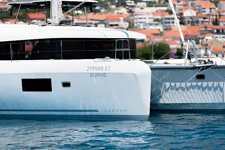 Lagoon 42 in Kaštel Gomilica / Marina Kaštela - Photo 5