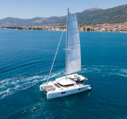 Lagoon 42 in Kaštel Gomilica / Marina Kaštela thumbnail 6