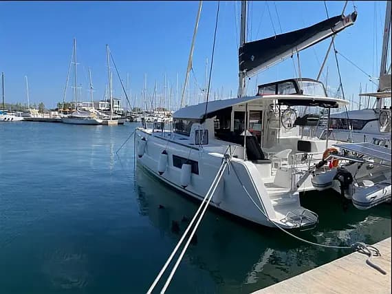 Lagoon 40 in Lefkada / Port of Lefkas - Photo 1