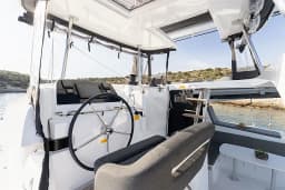 Lagoon 42 in Athens / Alimos Marina thumbnail 15