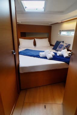 Sun Odyssey 410 in Lefkada / D-Marin Marina Lefkas thumbnail 27