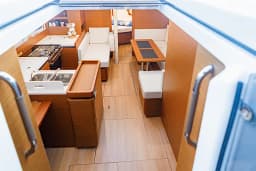 Sun Odyssey 410 in Lefkada / D-Marin Marina Lefkas thumbnail 3