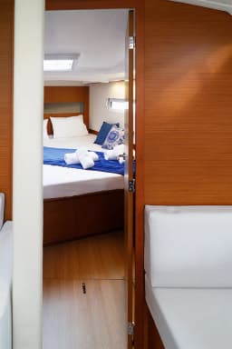 Sun Odyssey 410 in Lefkada / D-Marin Marina Lefkas thumbnail 30