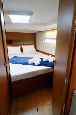 Sun Odyssey 410 in Lefkada / D-Marin Marina Lefkas thumbnail 31