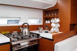 Sun Odyssey 410 in Lefkada / D-Marin Marina Lefkas thumbnail 38