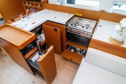 Sun Odyssey 410 in Lefkada / D-Marin Marina Lefkas thumbnail 45