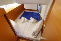 Sun Odyssey 410 in Lefkada / D-Marin Marina Lefkas thumbnail 47
