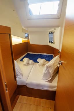 Sun Odyssey 410 in Lefkada / D-Marin Marina Lefkas thumbnail 49