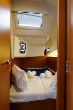 Sun Odyssey 410 in Lefkada / D-Marin Marina Lefkas thumbnail 50