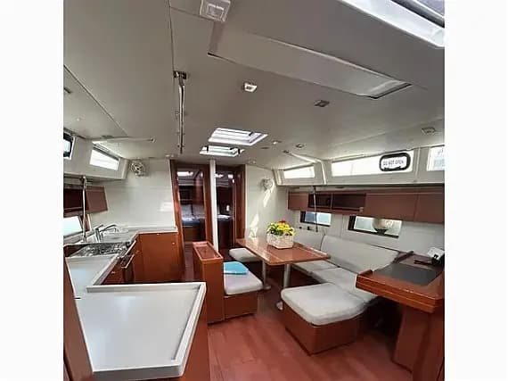Oceanis 46.1 in Athens / Alimos Marina - Photo 3
