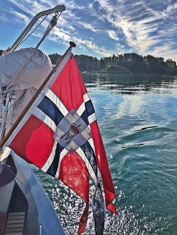 First 47.7 in Hjellestad Marina - Photo 4