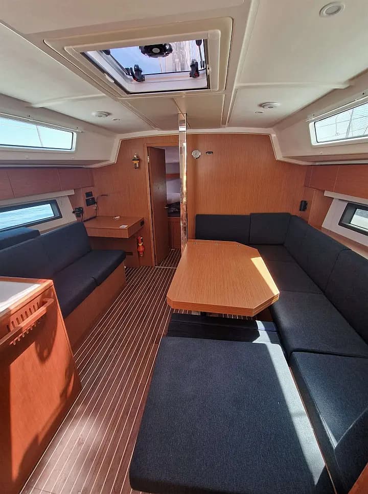 Bavaria C42 in Preveza Marina - Photo 5