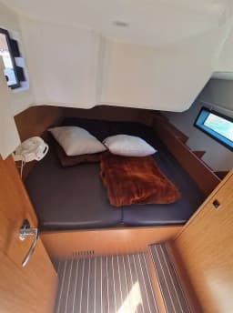 Bavaria C42 in Preveza Marina thumbnail 7