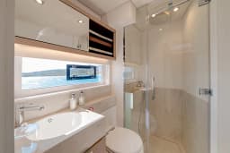 Lagoon Seventy 8 in Sardinia / Portisco / Cala dei Sardi thumbnail 45