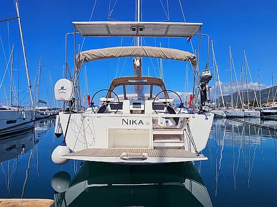 Dufour 390 Grand Large in Kaštel Gomilica / Marina Kaštela - image 1