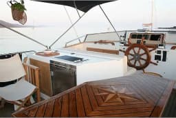 Hampton Trawler 42 in Zadar / Marina Zadar thumbnail 2