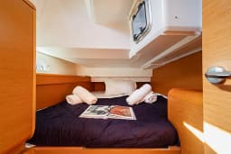 Sun Odyssey 439 in Lavrion Main Port thumbnail 10