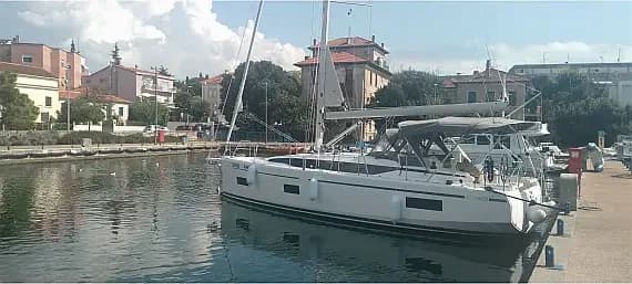 Bavaria C38 in Zadar / Marina Zadar - Photo 1