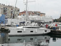 Bavaria C38 in Zadar / Marina Zadar thumbnail 11