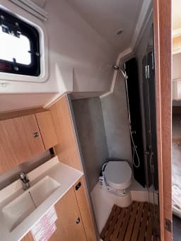Bavaria C38 in Zadar / Marina Zadar thumbnail 5