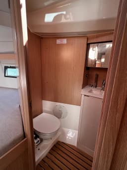 Bavaria C38 in Zadar / Marina Zadar thumbnail 6