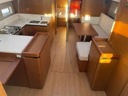 Sun Odyssey 440 in Volos / Port of Volos thumbnail 5