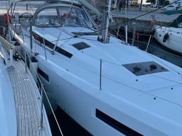 Sun Odyssey 440 in Volos / Port of Volos thumbnail 6