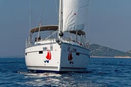 Bavaria Cruiser 41 in Murter / Marina Hramina thumbnail 10