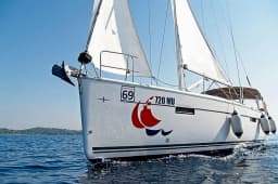 Bavaria Cruiser 41 in Murter / Marina Hramina thumbnail 9