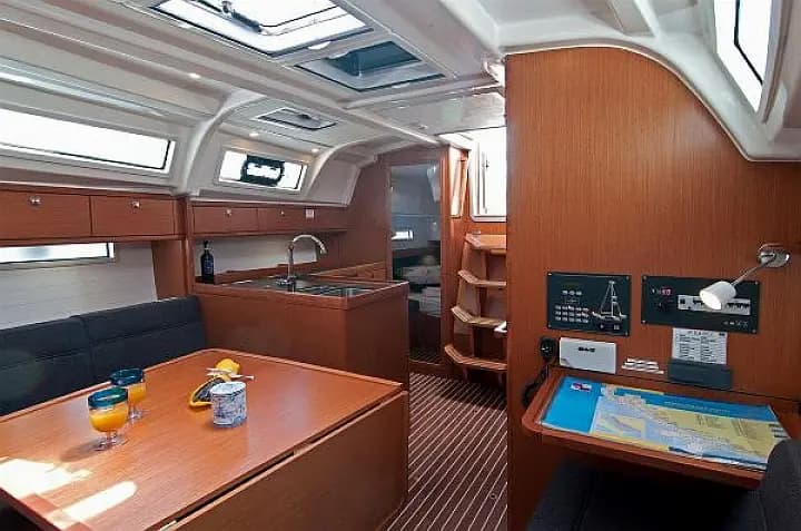 Bavaria 37 Cruiser in Split / ACI Marina Split - Photo 5
