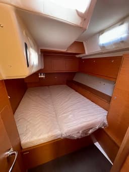Dufour 470 in Sardinia / Cagliari / Marina di Cagliari thumbnail 12
