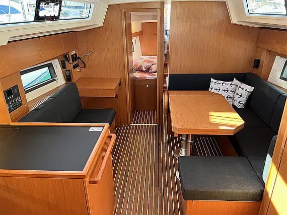 Bavaria C38 in Split / ACI Marina Split - Photo 3