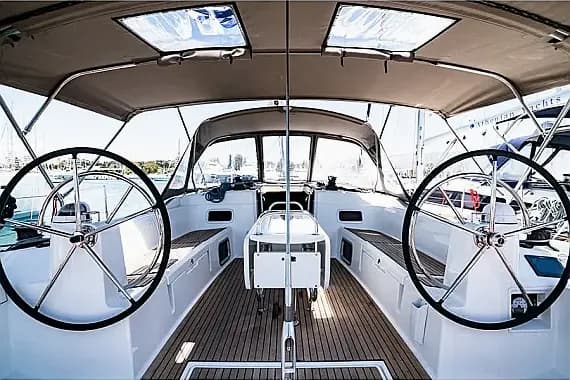 Sun Odyssey 519 in Paros port - image 1