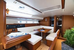 Sun Odyssey 519 in Paros port thumbnail 9