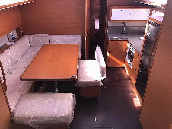 Dufour 470 in Sardinia / Cagliari / Marina di Cagliari - Photo 3