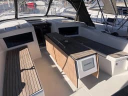 Dufour 470 in Sardinia / Cagliari / Marina di Cagliari thumbnail 6