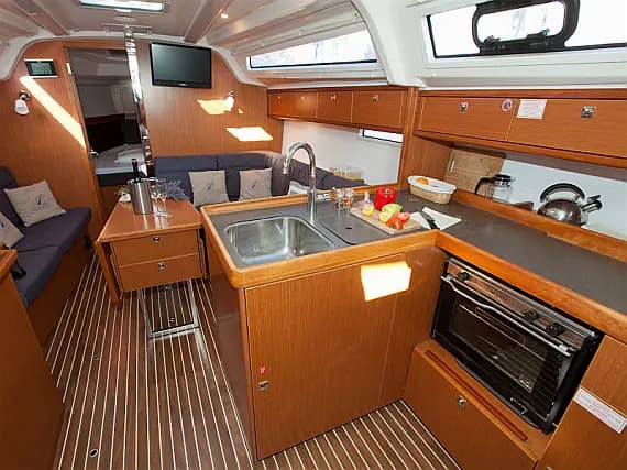 Bavaria Cruiser 37 in Zadar / Marina Zadar - Photo 3